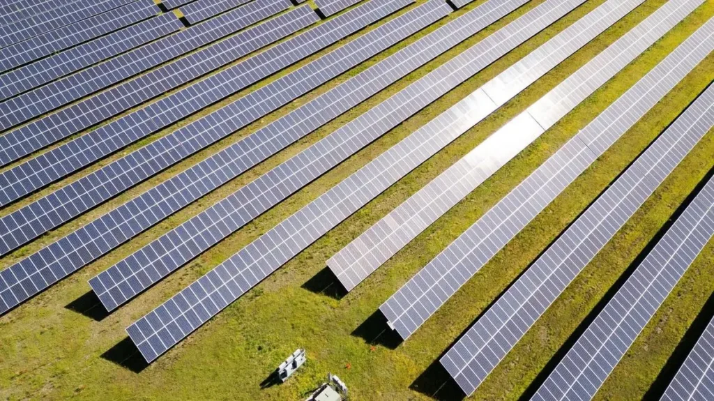 How Does a Heatwave Affect Solar Power System Components?